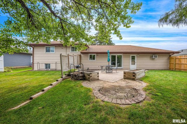 7701 W PLANK Road, Peoria, IL 61604