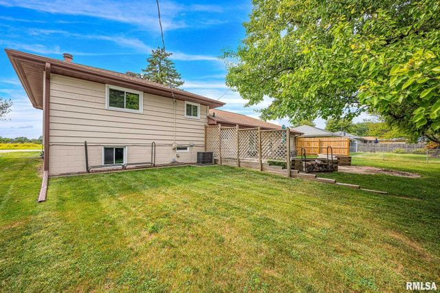 7701 W PLANK Road, Peoria, IL 61604
