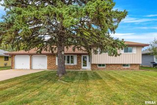 7701 W PLANK Road, Peoria, IL 61604
