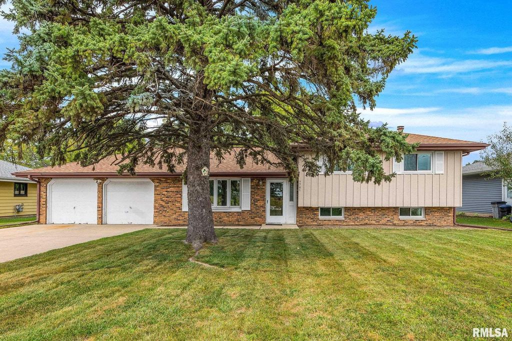 7701 W PLANK Road, Peoria, IL 61604