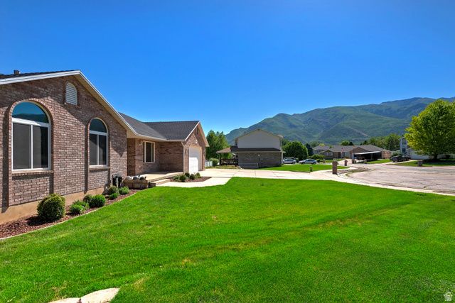 1832 E 7880 S, South Weber, UT 84405
