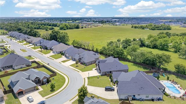 1931 Shepherd Boulevard, Centerton, AR 72719