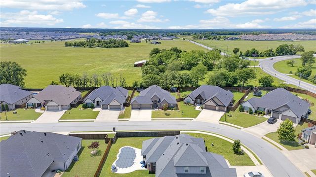 1931 Shepherd Boulevard, Centerton, AR 72719