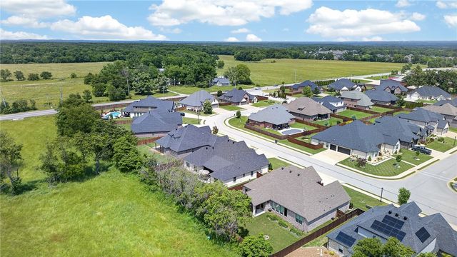 1931 Shepherd Boulevard, Centerton, AR 72719