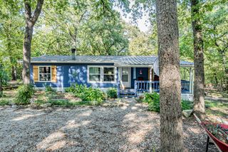 123 Pine Bluff Court, Springtown, TX 76082