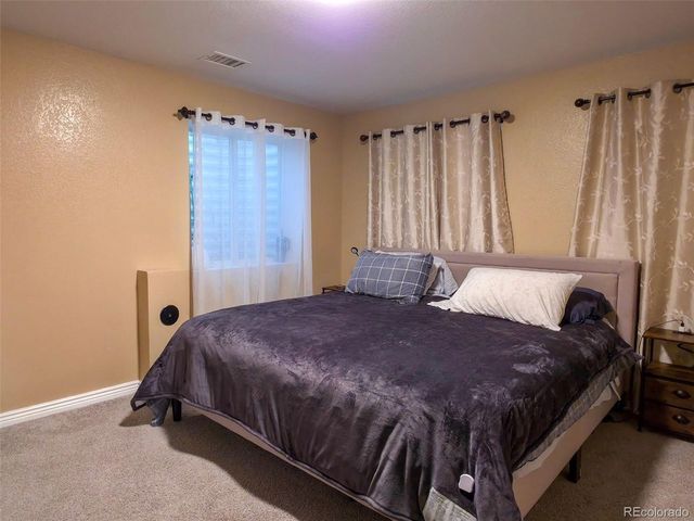 5560 Lewiston St, Denver, CO 80239