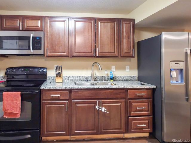 5560 Lewiston St, Denver, CO 80239