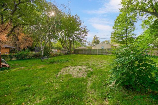 8805 E 73rd Street, Raytown, MO 64133