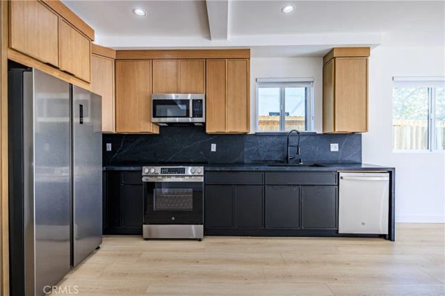 1021 Citrus Avenue 3, Los Angeles, CA 90019