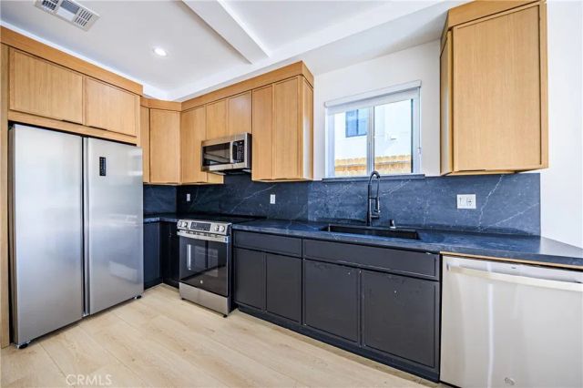 1021 Citrus Avenue 3, Los Angeles, CA 90019