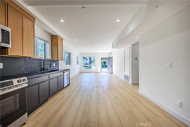 1021 Citrus Avenue 3, Los Angeles, CA 90019