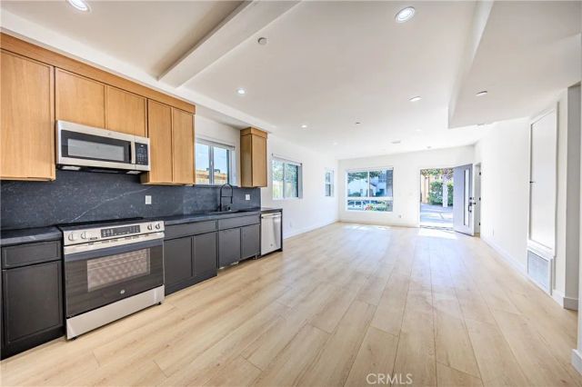 1021 Citrus Avenue 3, Los Angeles, CA 90019