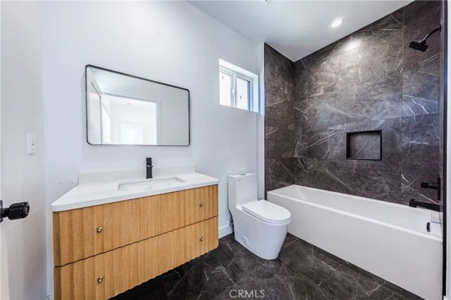1021 Citrus Avenue 3, Los Angeles, CA 90019