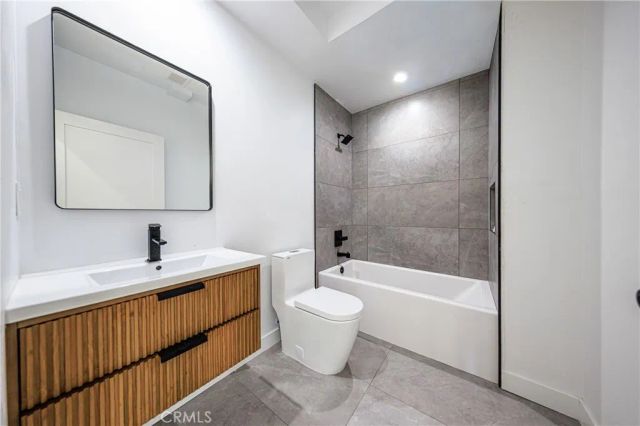 1021 Citrus Avenue 3, Los Angeles, CA 90019