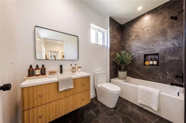 1021 Citrus Avenue 3, Los Angeles, CA 90019