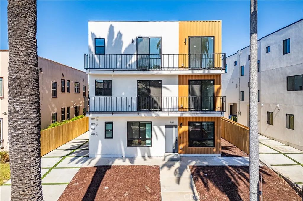 1021 Citrus Avenue 3, Los Angeles, CA 90019