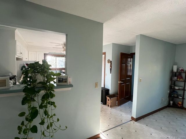 1302 Summer Hill Drive 1302, South Windsor, CT 06074