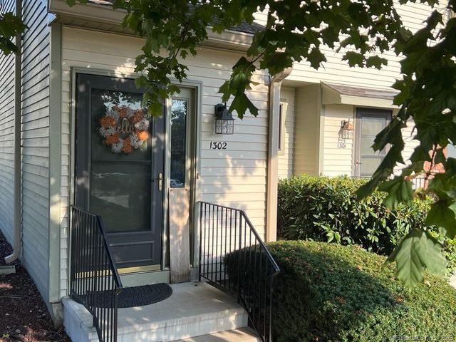 1302 Summer Hill Drive 1302, South Windsor, CT 06074