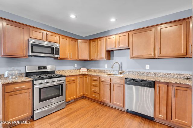 18 Mizzen Drive, Barnegat, NJ 08005