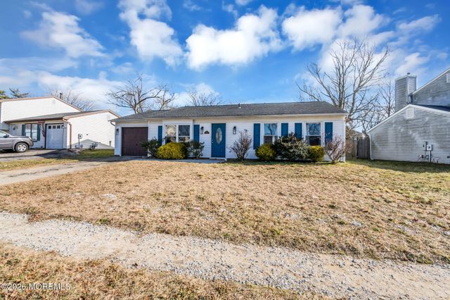 18 Mizzen Drive, Barnegat, NJ 08005