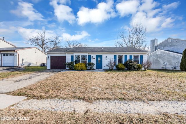 18 Mizzen Drive, Barnegat, NJ 08005