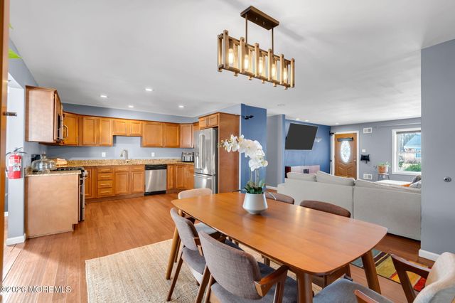 18 Mizzen Drive, Barnegat, NJ 08005