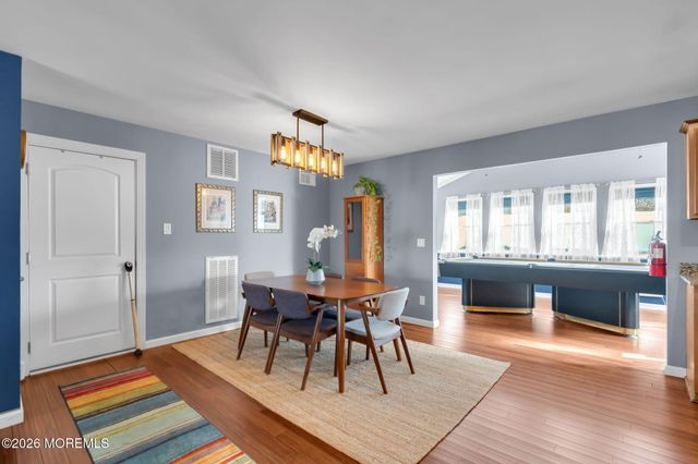 18 Mizzen Drive, Barnegat, NJ 08005