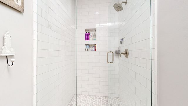 307 Seven Springs Way Apt 305, Brentwood, TN 37027