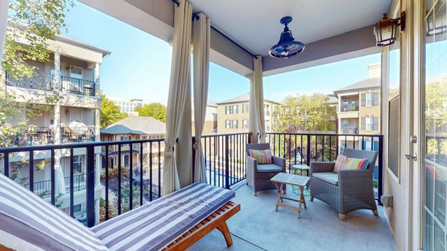 307 Seven Springs Way Apt 305, Brentwood, TN 37027