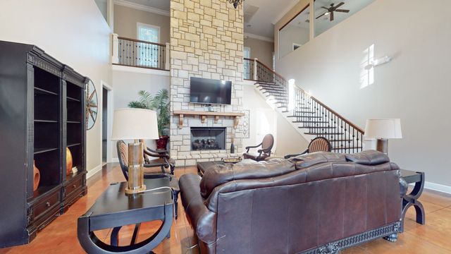 307 Seven Springs Way Apt 305, Brentwood, TN 37027