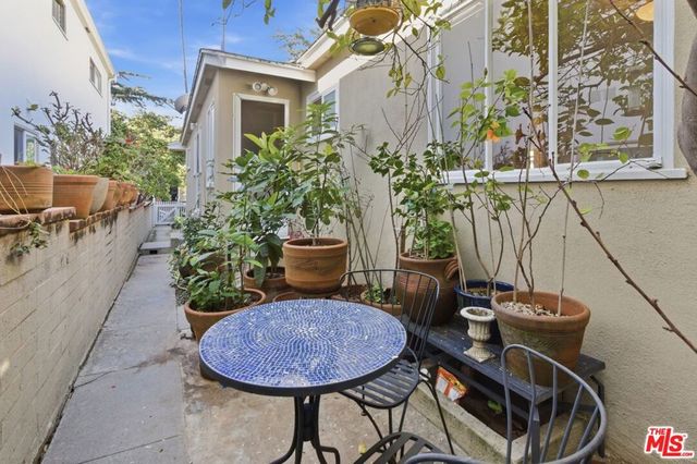 853 12th Street B, Santa Monica, CA 90403