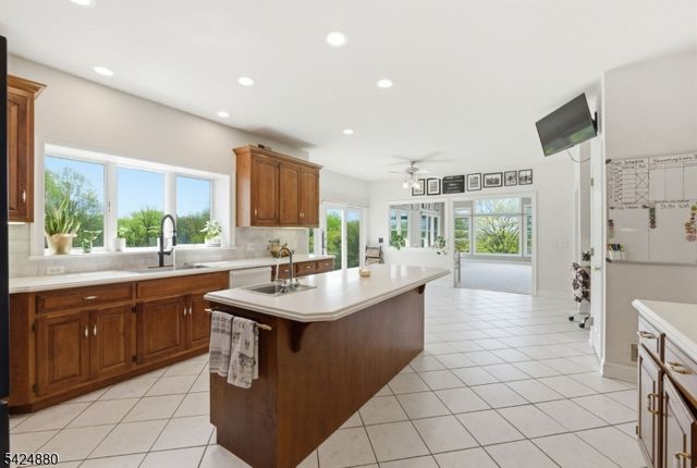 19 Allerton Rd, Clinton Twp., NJ 08833