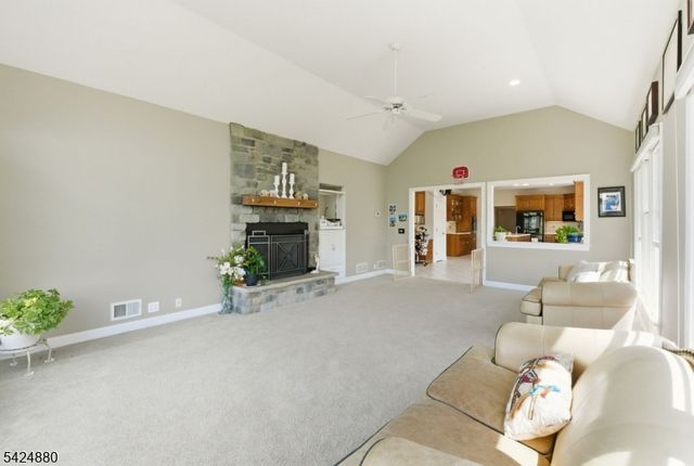 19 Allerton Rd, Clinton Twp., NJ 08833