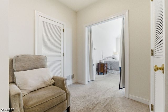 19 Allerton Rd, Clinton Twp., NJ 08833