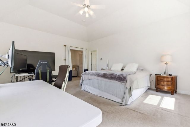 19 Allerton Rd, Clinton Twp., NJ 08833