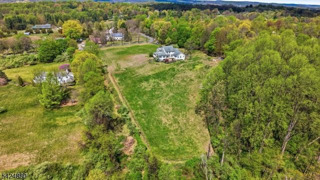 19 Allerton Rd, Clinton Twp., NJ 08833