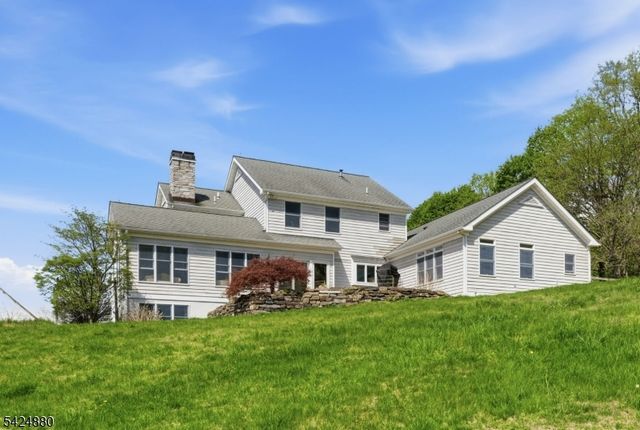 19 Allerton Rd, Clinton Twp., NJ 08833