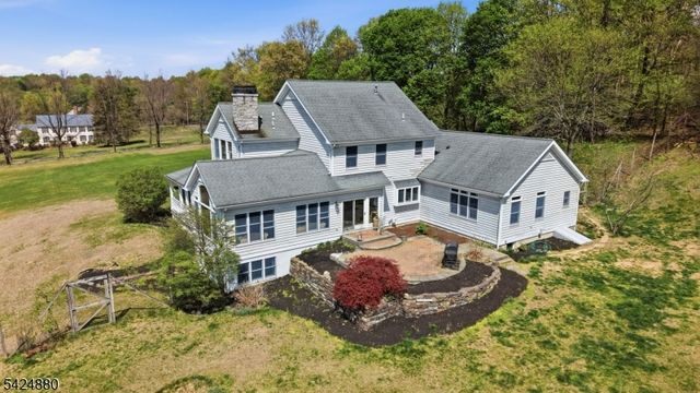 19 Allerton Rd, Clinton Twp., NJ 08833