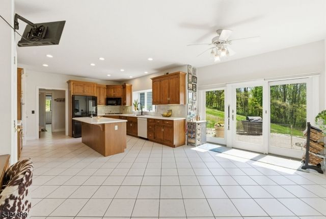 19 Allerton Rd, Clinton Twp., NJ 08833