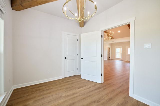 10557 W Miller Sardis Road, Bauxite, AR 72011