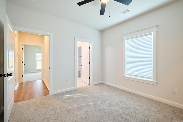 10557 W Miller Sardis Road, Bauxite, AR 72011