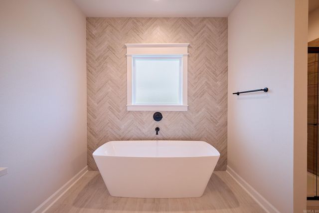 10557 W Miller Sardis Road, Bauxite, AR 72011