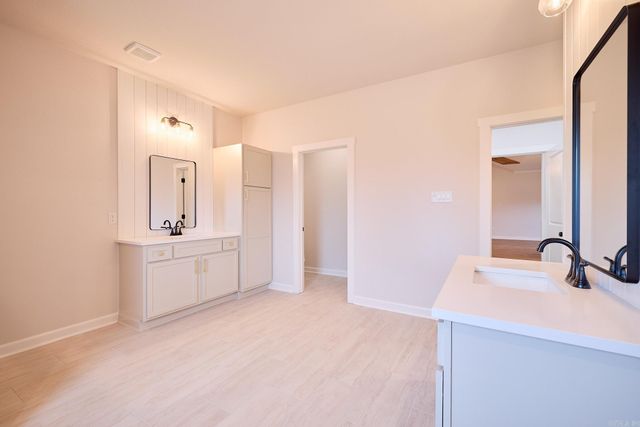 10557 W Miller Sardis Road, Bauxite, AR 72011