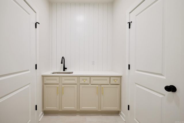 10557 W Miller Sardis Road, Bauxite, AR 72011