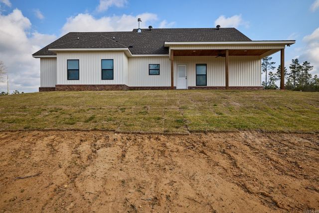 10557 W Miller Sardis Road, Bauxite, AR 72011