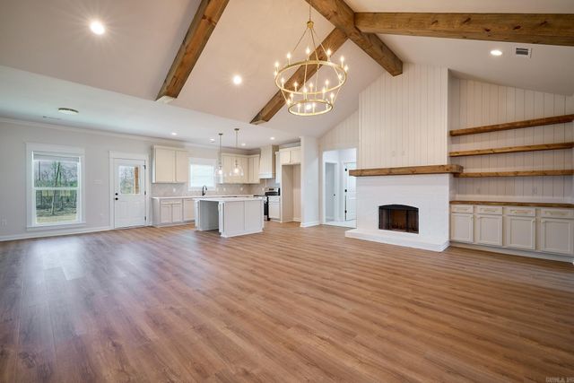 10557 W Miller Sardis Road, Bauxite, AR 72011