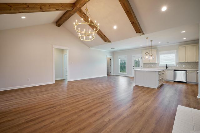 10557 W Miller Sardis Road, Bauxite, AR 72011