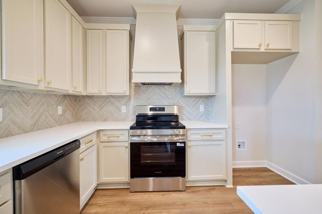 10557 W Miller Sardis Road, Bauxite, AR 72011