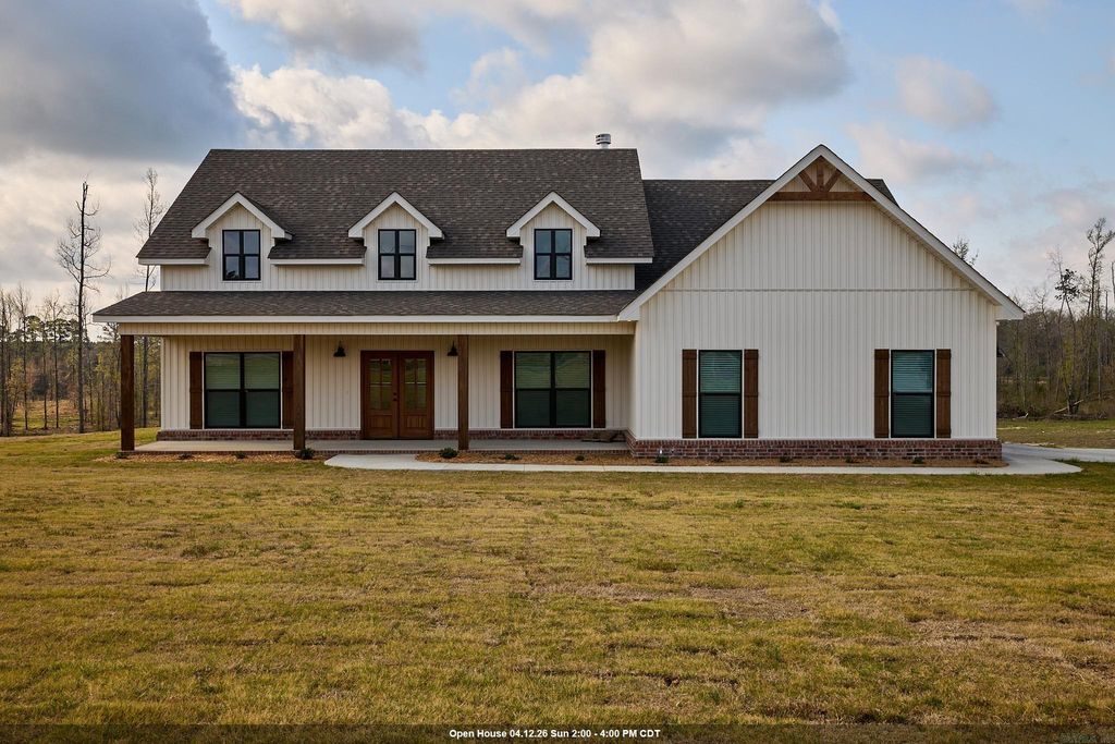 10557 W Miller Sardis Road, Bauxite, AR 72011