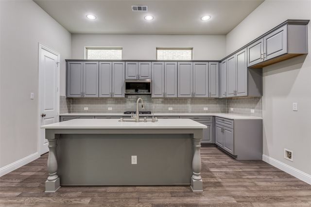 17620 Bottlebrush Drive, Dallas, TX 75252